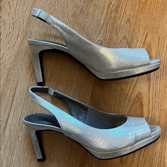 Life Stride Silver Peep-Toe Slingback Heels. Size 6. EUC - Picture 4 of 8